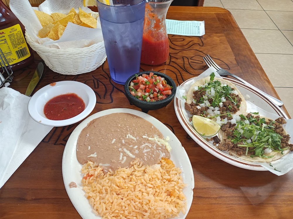 La Chiquita Restaurant Photo 01